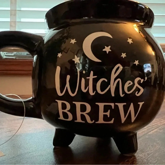 Witches cauldron “Witches Brew” ceramic mug made for Target. - Picture 2 of 8